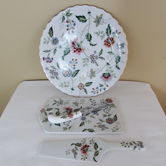 Andrea By Sadek Other - Andrea by Sadek wild flowers plate, board, knife